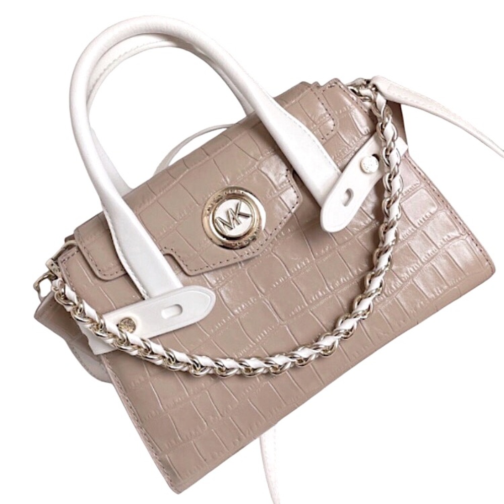 Michael Kors Satchel with magnetic closure Elegant Design NWT tag aren’t intact